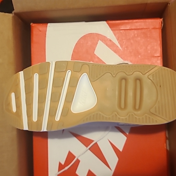 Nikie Air Max 90 Lv8 - Picture 3 of 4